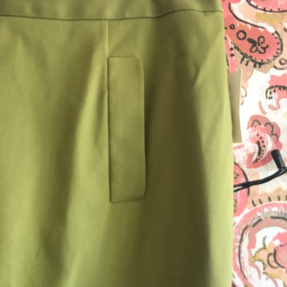 Halogen Skirt W/ Pocket Details - Picture 2 of 8